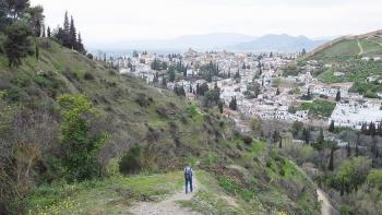 Wanderung um die Alhabra herum
