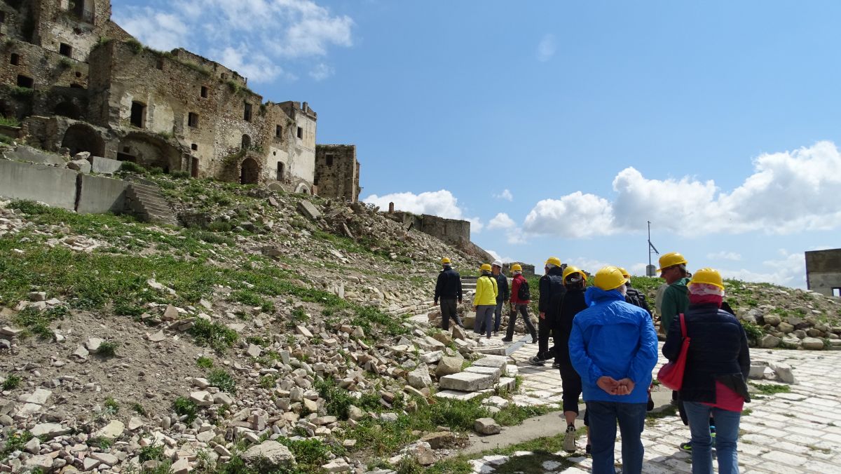 Wanderung durch die Ruinen von Craco