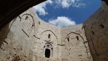 Castel del Monte Innenhof