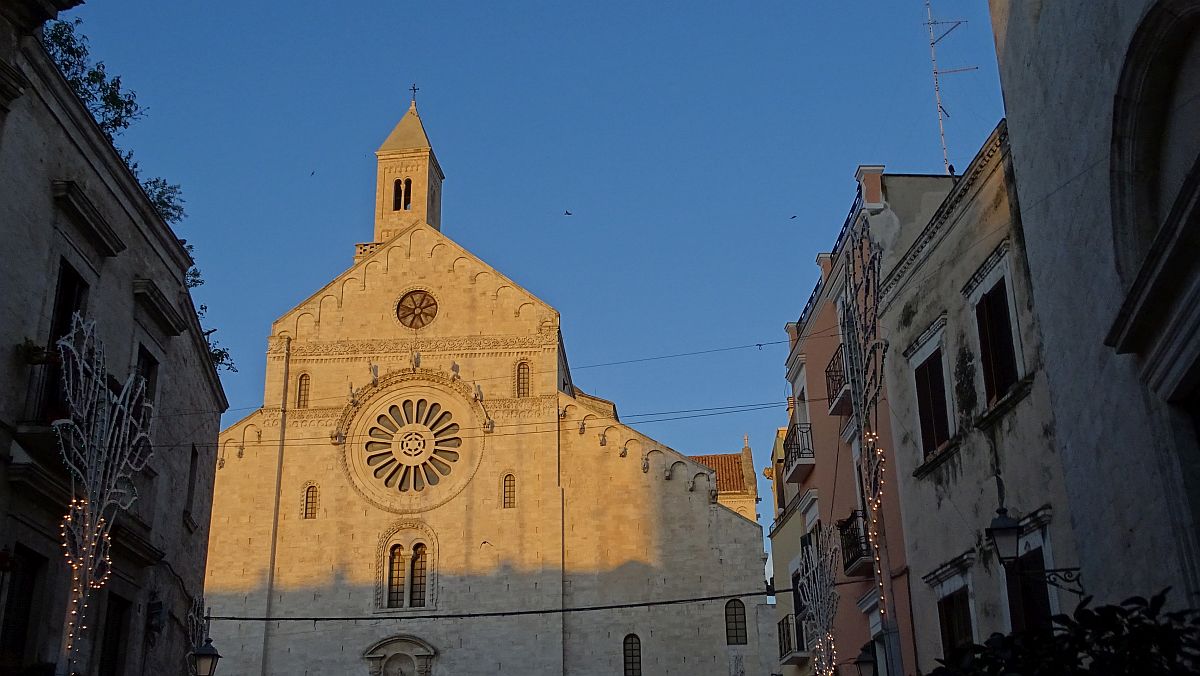 Bari, Cattedrale di San Sabino in der Abendsonne