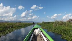 in einem Kanal