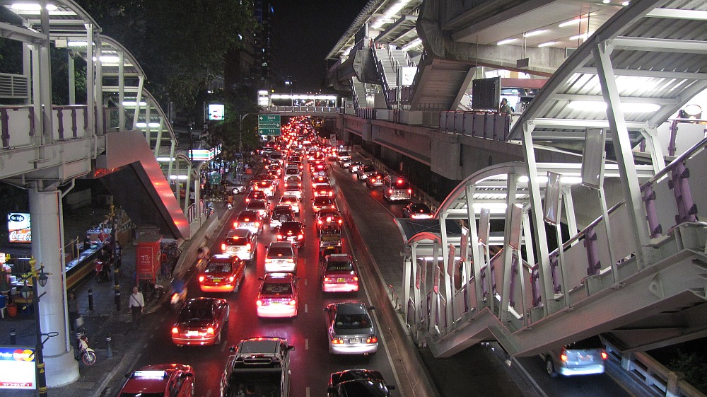 Silom-Road am Abend- Rushhour