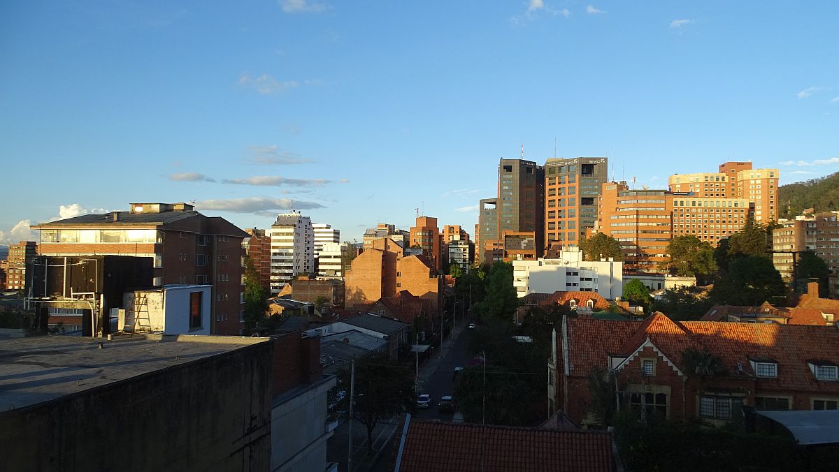 Blick bei Abendsonne aus dem Hotelzimmer