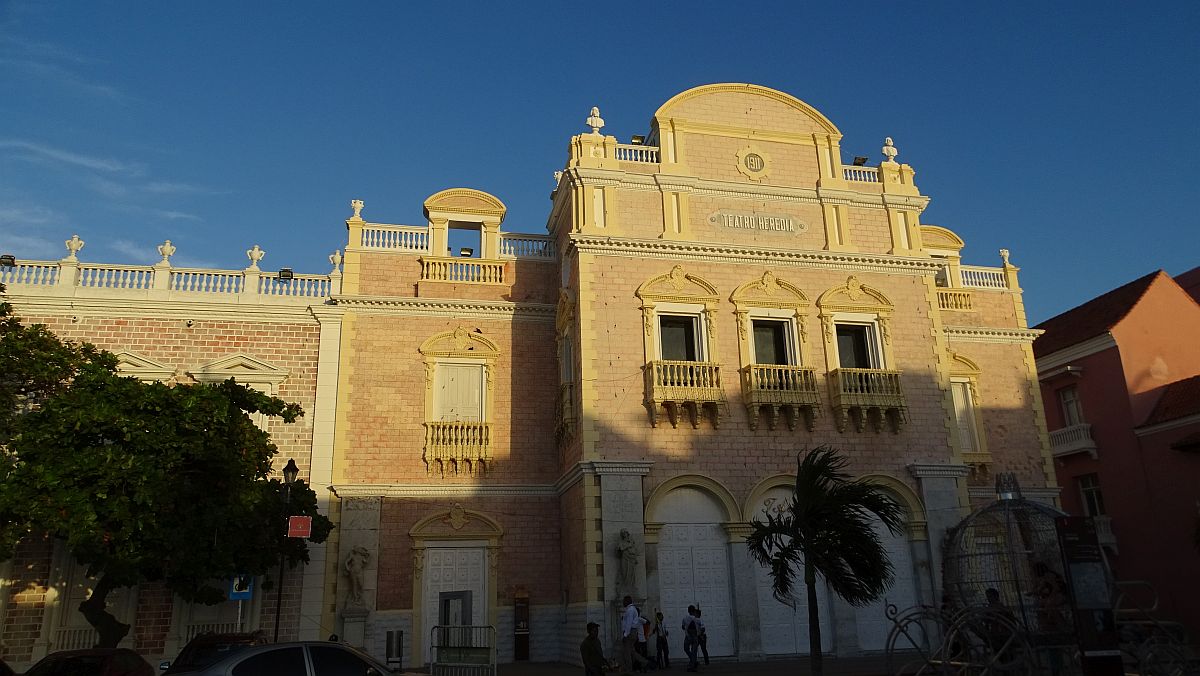 Teatro Herdia in der Abendsonne