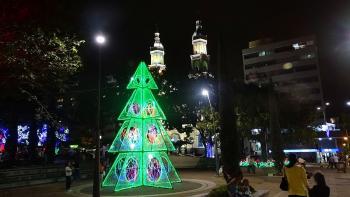 Weihnachtsdeko im Parque Santander