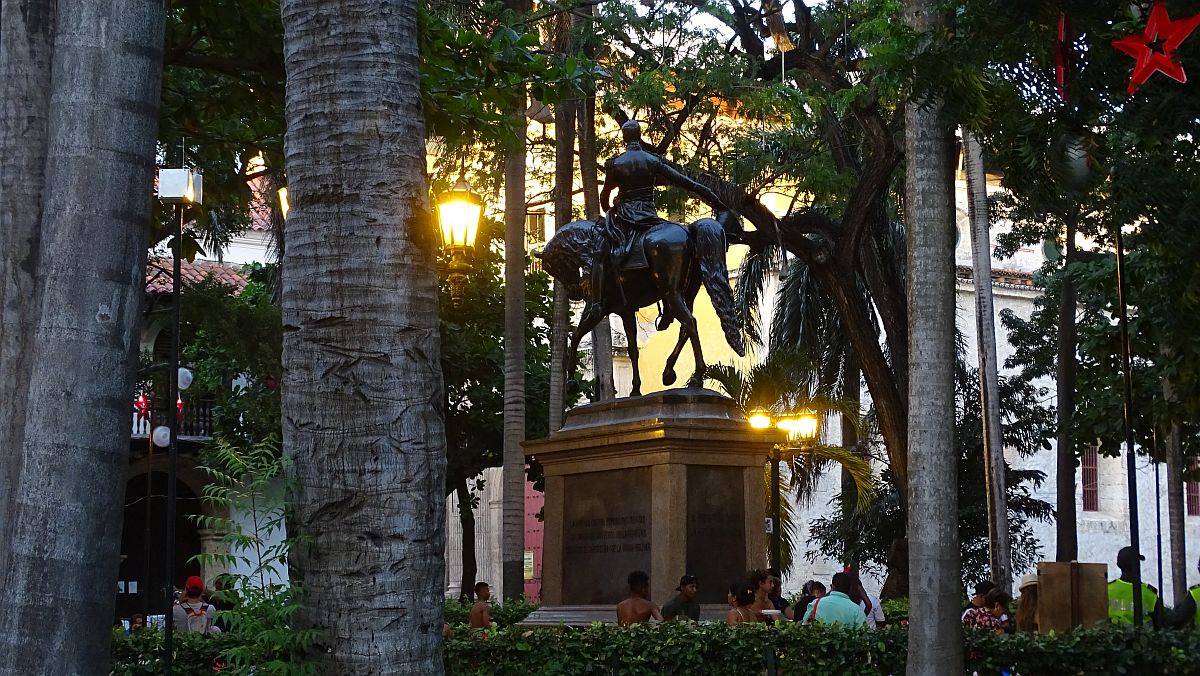natürlich Simón Bolívar, der wohl auf jedem Platz in Südamerika steht