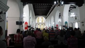 in einer Kirche (Iglesia de La Candelaria)