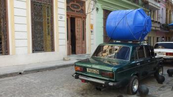 die Wasserversorgung in Alt-Havanna erfolgt größtenteils über Wasserwagen