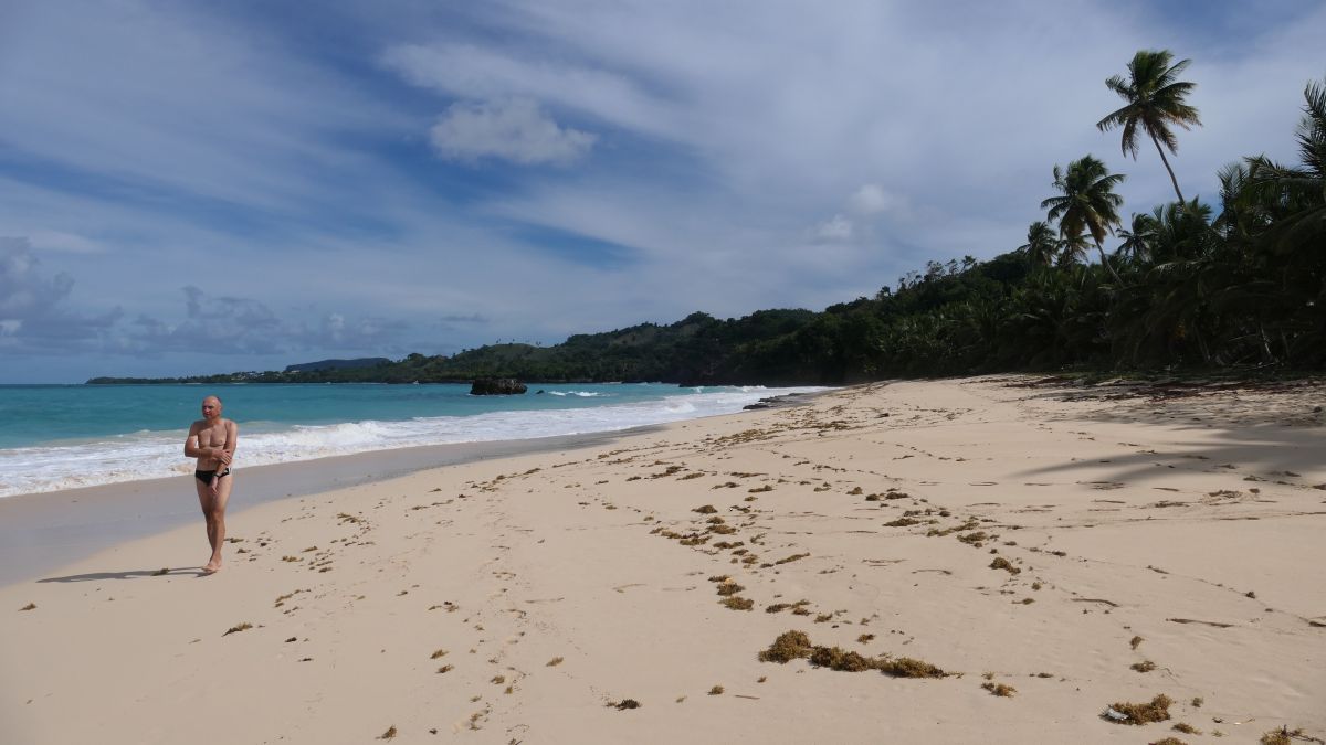 André an der weniger vermüllten Playa Mercedes