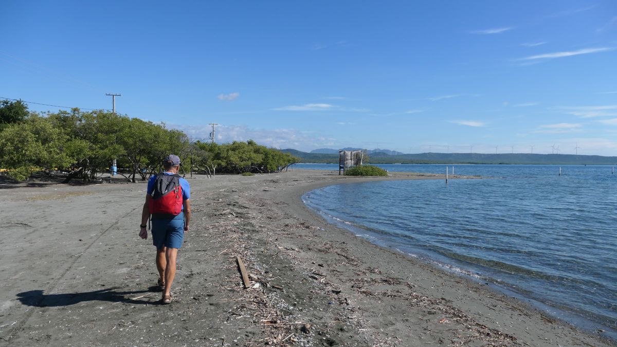 kurze Wanderung zum Punto Salinas, mit vielen Mücken