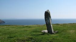 Ogham-Stein, die Rillen sind eine einfachte Schrift, die Ogham-Schrift 