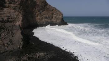 schwarzer Strand