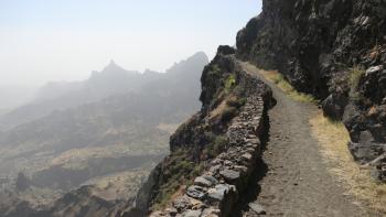 Weg in der Steilwand