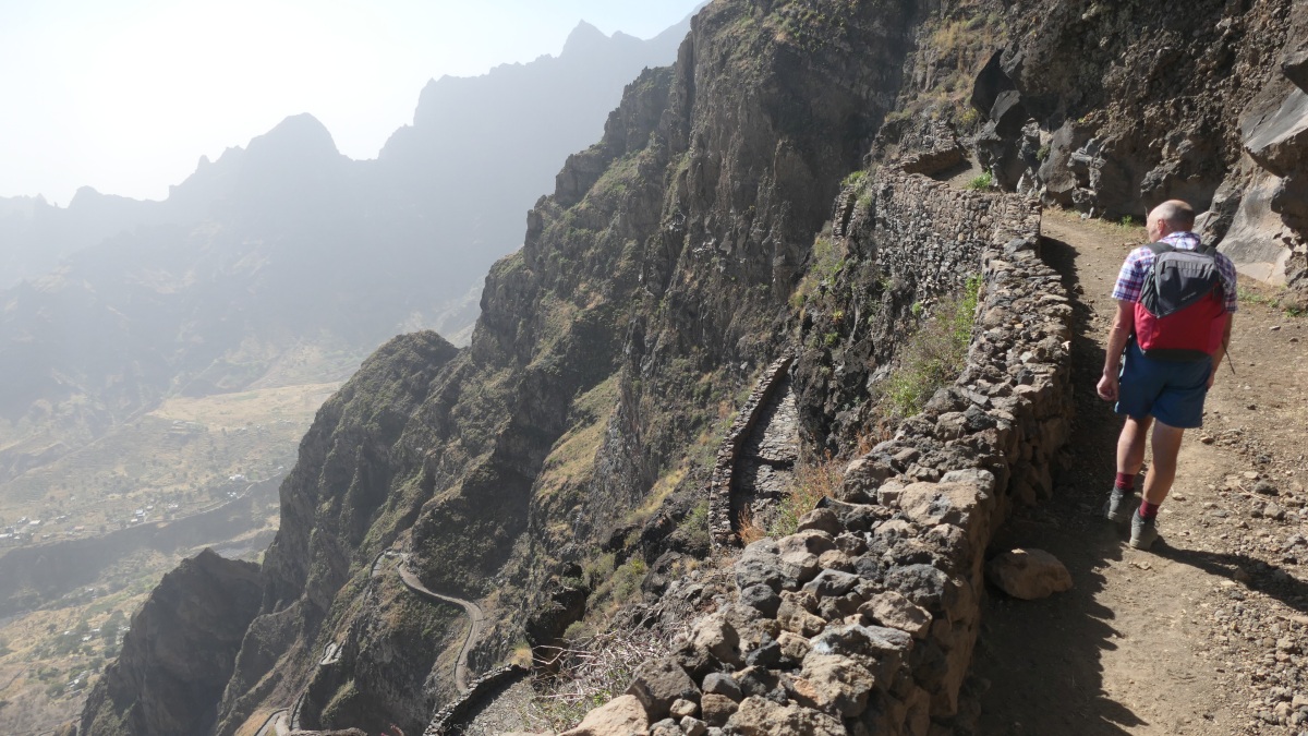 Weg in der Steilwand