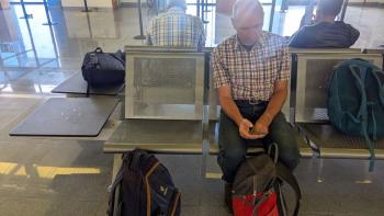 Warten auf den Flieger nach Lissabon