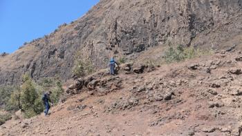 zwei weitere Wanderer und Geocacher erscheinen