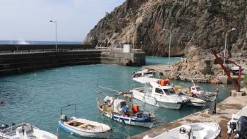 am Hafen Beginn der Einstiegs in die Lissos-Schlucht