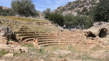 Amphi-Theater