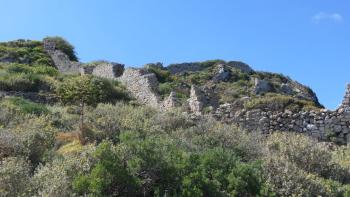 ehemalige Stadt/Akropolis-Mauer