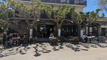 in der Taverne in Anopoli