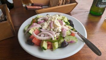 Griechischer Salat in der Maramara Beacch