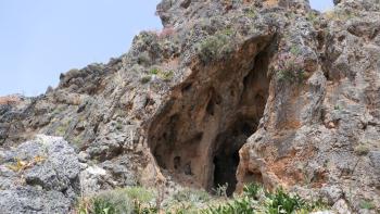 weiter oben ein Höhle
