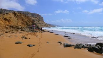 warum dieser Strand wohl „Red Beach“ heißt???
