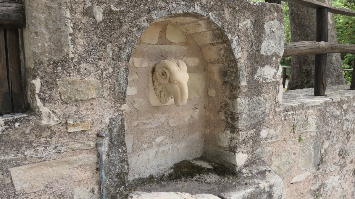 Brunnen