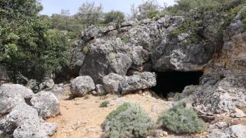 Eingang zur Zyklopenhöhle