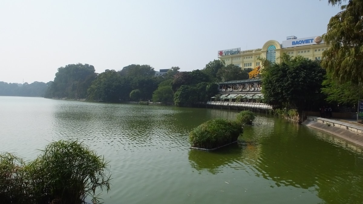 am Hoan Kiem See