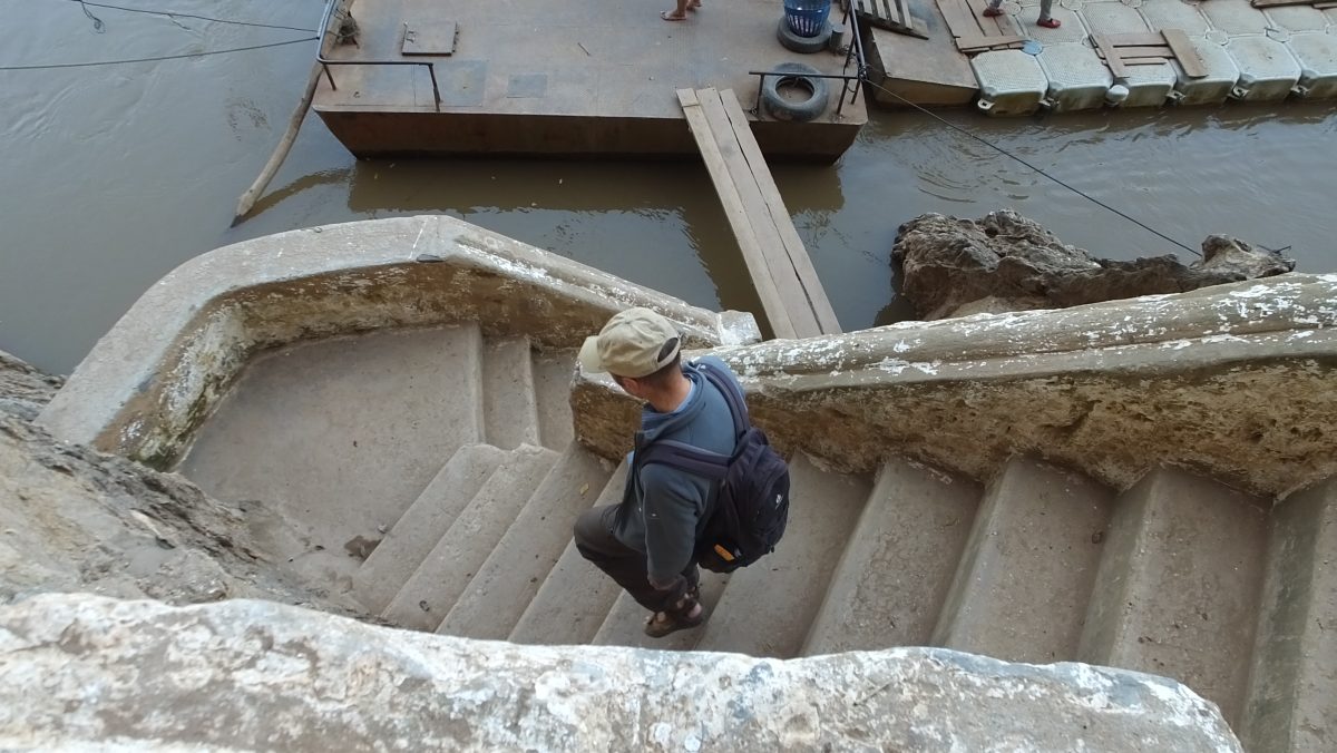 Treppe zum Hafen