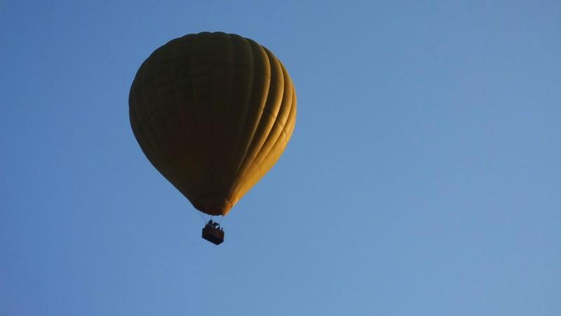 Ballon am Abendhimmel