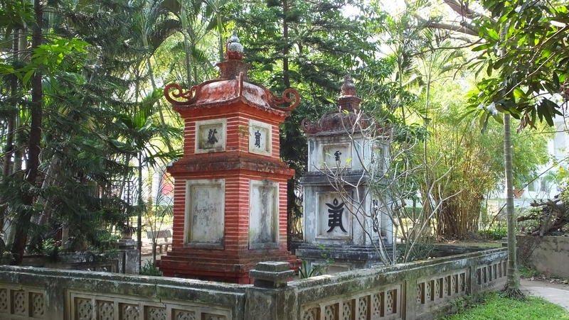 unbekannter Tempel am Ho Chi Minh Museum