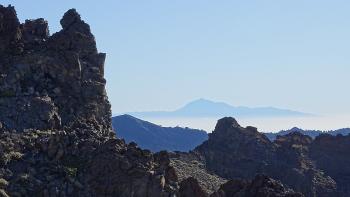 zwischen uns und dem 3.715 Meter hohen Teide liegen 140 km