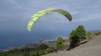 Paraglider in der Luft