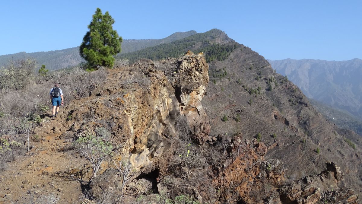 immer an der Abbruchkante zum Barranco de las Angustias entlang