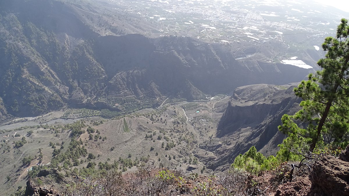 Blick in den Barranco de las Angustias, 700 Meter tief