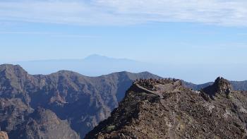 Roque de las Muchachos mit Teide am Horizont