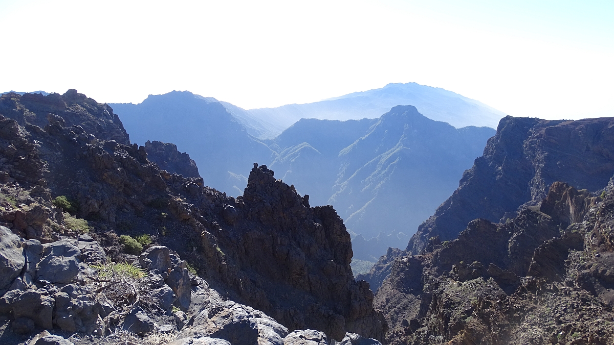 Blick zum Pico Bejenado am anderen Rand der Caldera