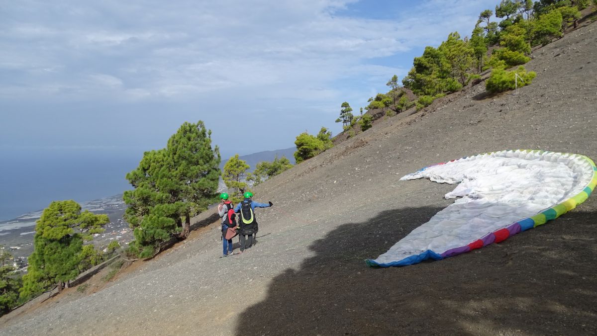 Startvorbereitungen der Paraglider