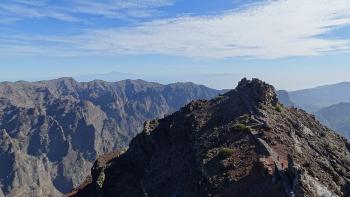 Roque de las Muchachos mit Teide am Horizont