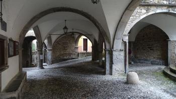 Pigna  Piazza Vecchia