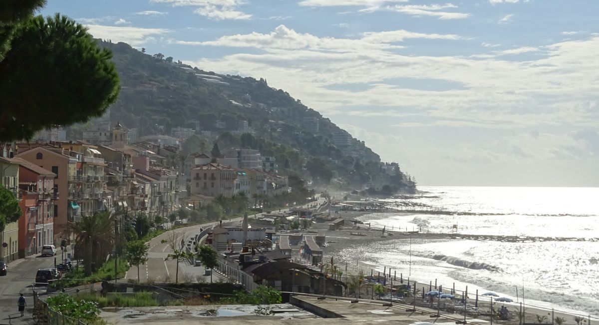 Blick auf Ospedaletti kurz vor San Remo