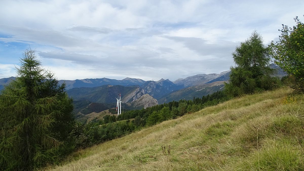 Windräder am Colle di Caprauna