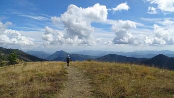 Abstieg mit viel Himmel