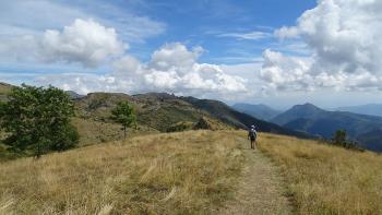 Abstieg mit viel Himmel