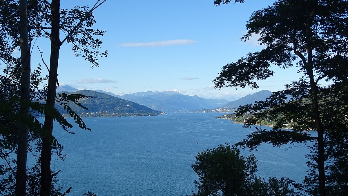 Blick vom Rocca die San Carlo auf den Lago Maggiore