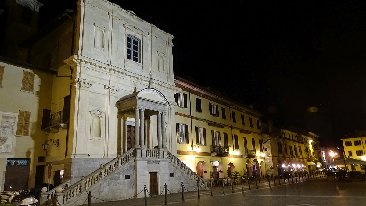 Arona