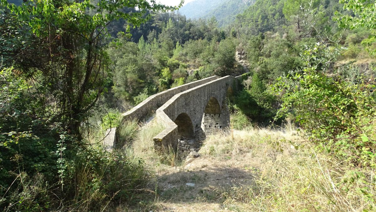 alte Brücke über den Fluß La Bévéra