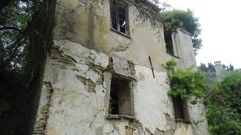 zerfallendes Haus in Borgata Costiolo